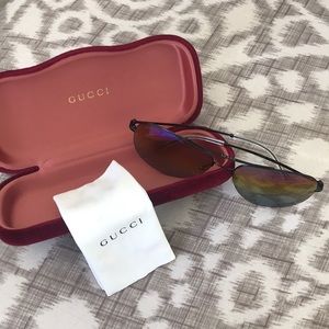Gucci sunglasses 🕶